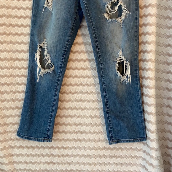 Ripped Distressed Jeans - Picture 3 of 9